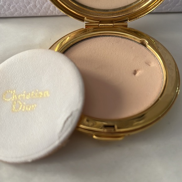 Christian Dior Powder Compact - Picture 3 of 10